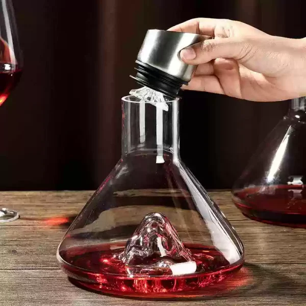O1CN01pvjQVI1bnApcscc12_!!4611686018427384485-0-item_pic.jpg_q50.jpg_ Mountain-Shaped Decanter
